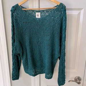 Worn once! Billabong Women’s crochet-like sweater, size Small